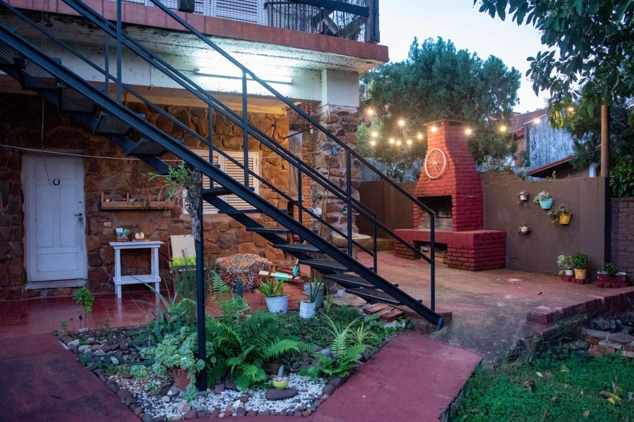 Homestay Residencial Villalobos *